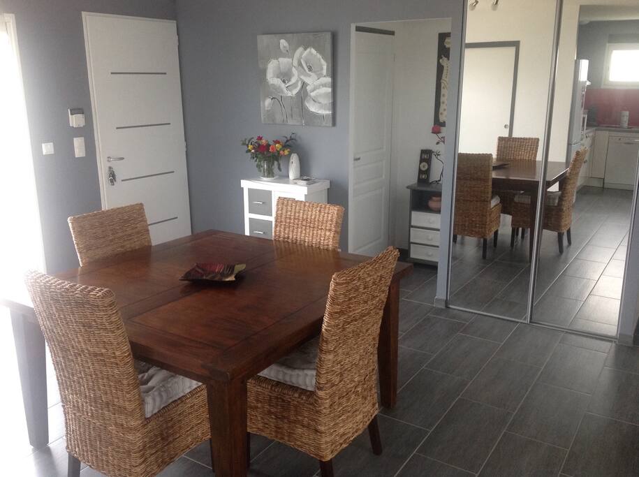 Entrée salle à manger