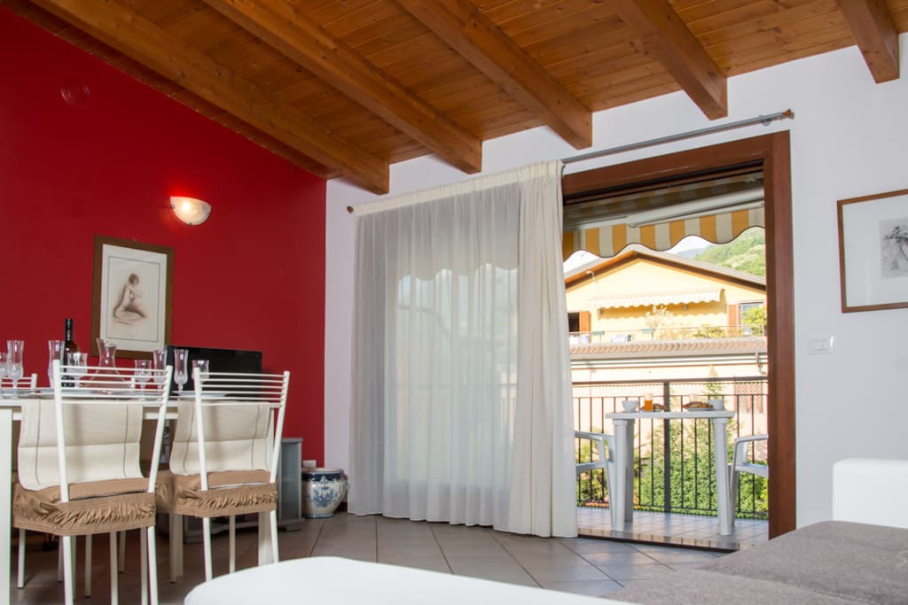 Ampio soggiorno - Large living room