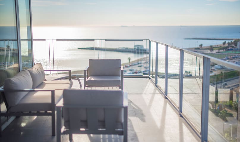 Sea view five bedroom apartment