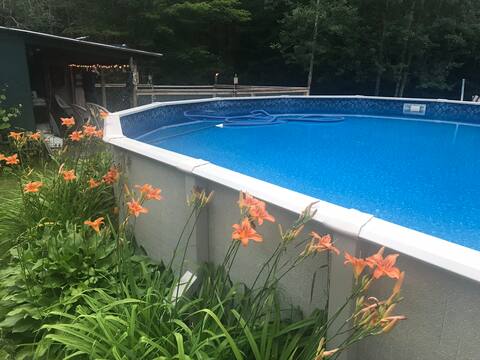 Annabel’s Entire house . Pool.Firepit.Screen porch
