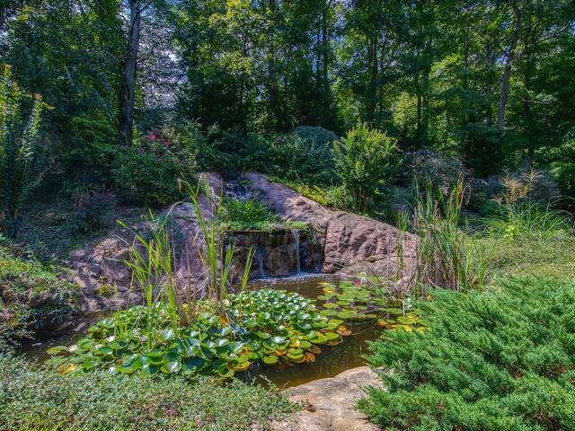 Convenient Log Home: View, Hot Tub, Water Feature!