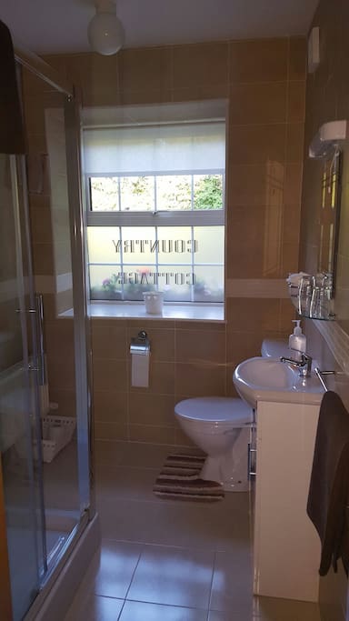 En suite Bathroom