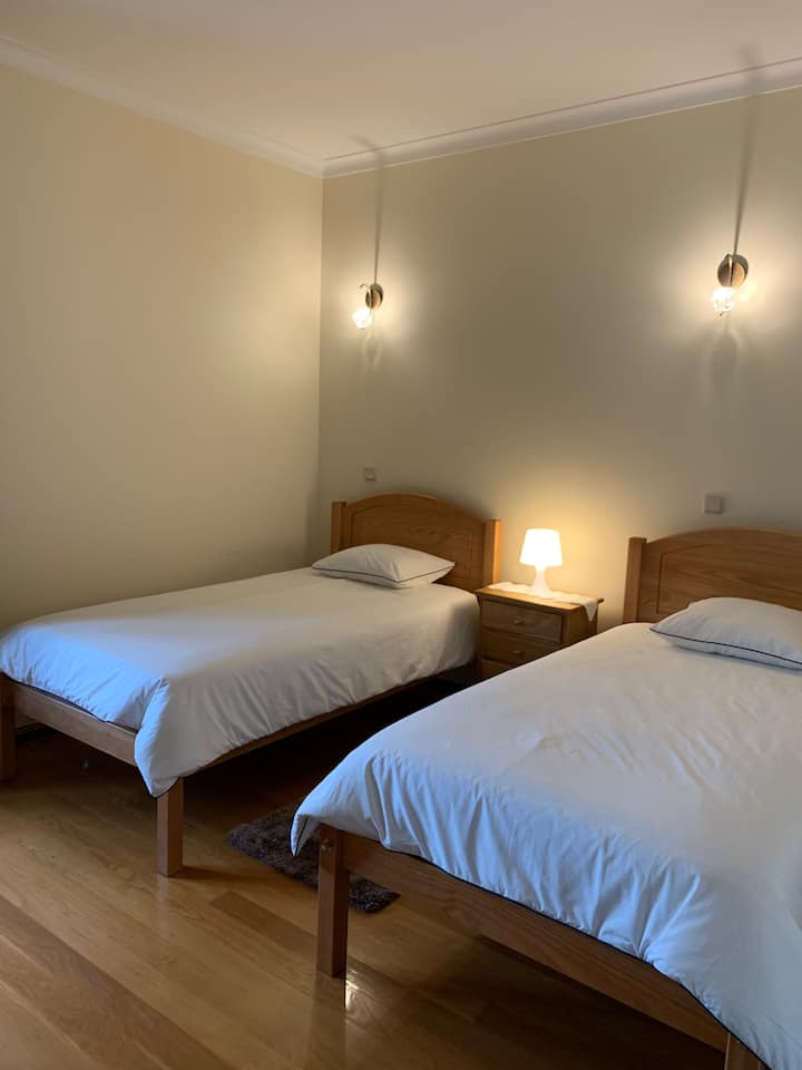 Habitación 5 con 2 camas individuales