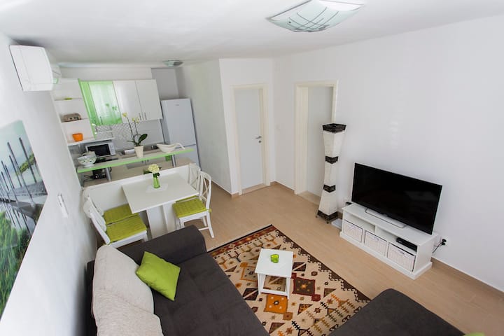 Apartment Val A Minute From The Beach - Podstrana