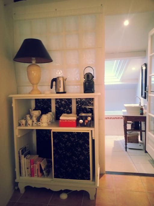 Coffee and tea facilities