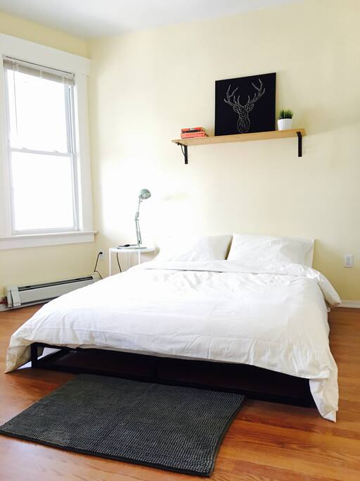 Master Bedroom (Queen)