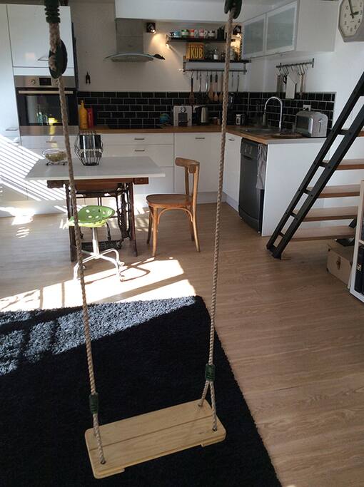 Détendez-vous. Make yourself at home.