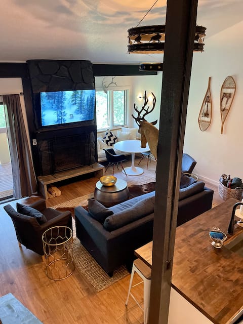 Top Airbnb: Jackson Hole Mountain Modern in Jackson Hole