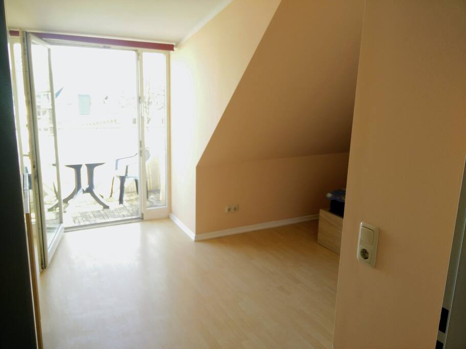 Schlafzimmer / Ausgang Balkon