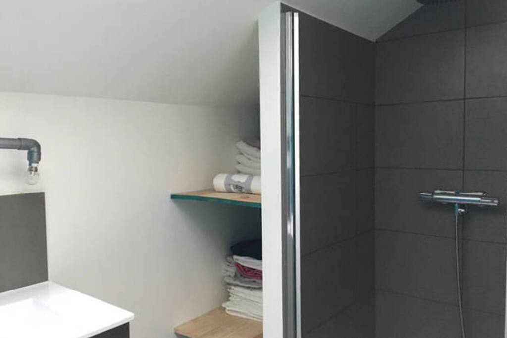 SALLE DE DOUCHE