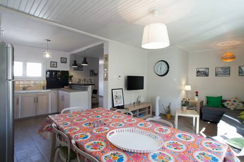 Top performing Airbnb: Village house in the ramparts, 3 bedrooms in Aigues Mortes