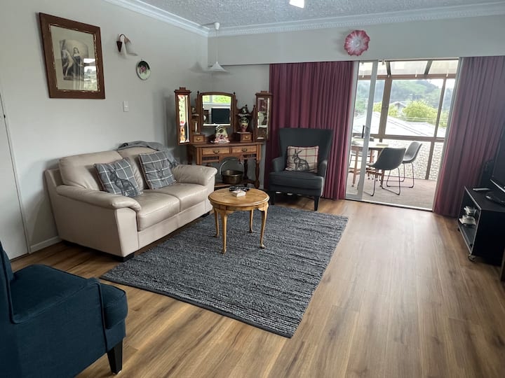 Kent Street Bach Picton Nz

Wi-fi Available - Picton