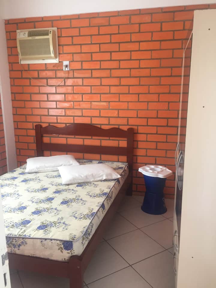 Chumba cha kulala mara mbili, godoro moja la ziada.