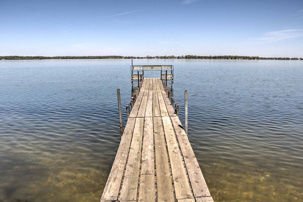 If you're visiting Minnesota, it only makes sense to stay on one of the state's 10,000 lakes!