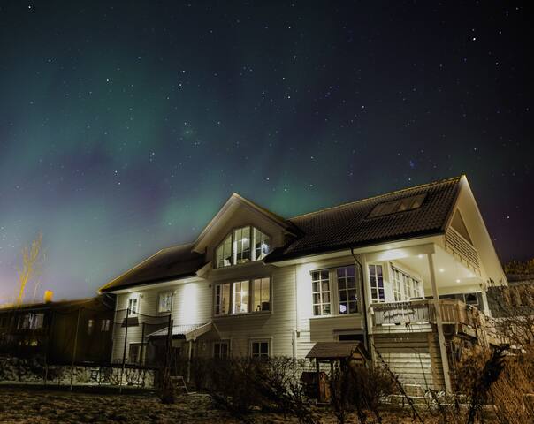 Nice and bright, central and near to everything!