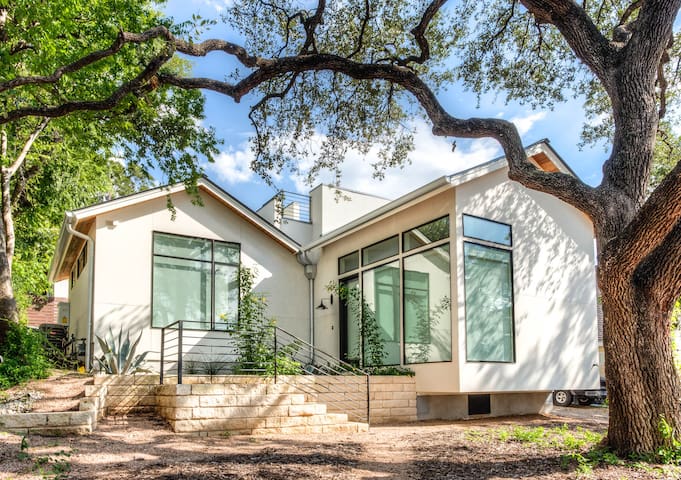 Modern Mediterranean ~ Rooftop Deck ~ King + Queen