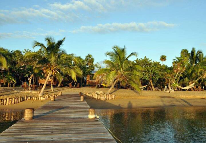 Secluded Beach Perfect Hideaway Driftwood Bungalow Bungalows For Rent In Belize City Belize District Belize