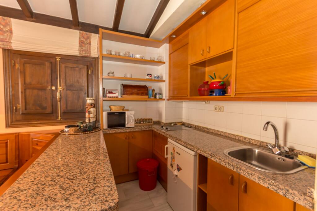 Cocina bien equipada, en perfecto estado y muy cómoda para cocinar.