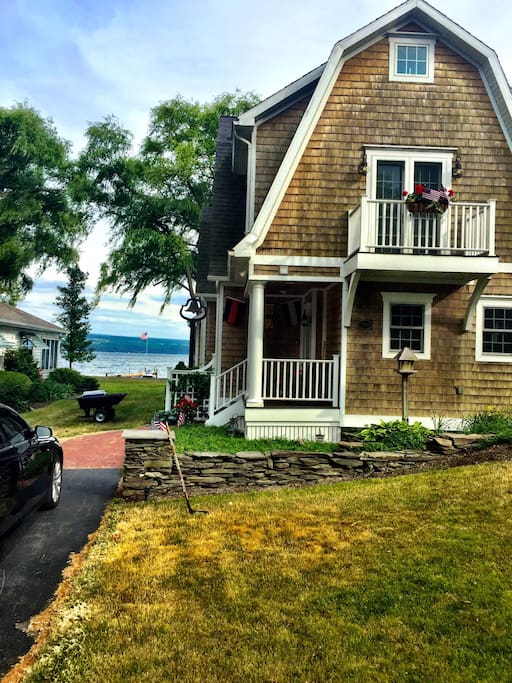 Beautiful Seneca Lake House on Plum Point Cottages for Rent in Himrod