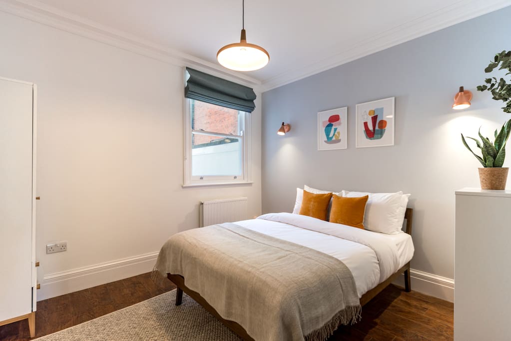 2 chic double bedrooms...
