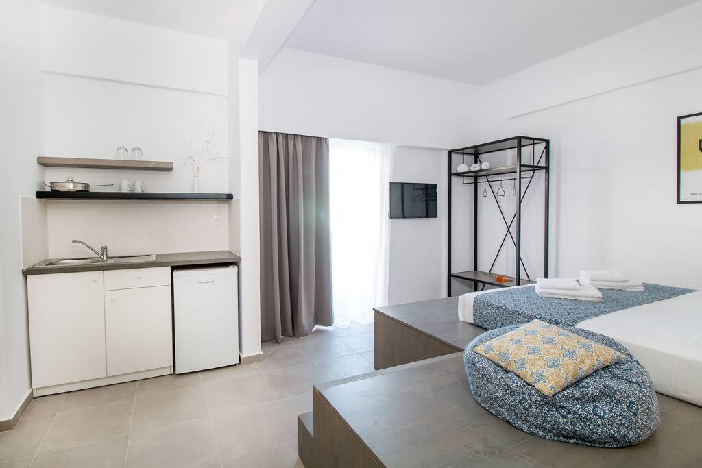'Pataros' room view and kitchenette