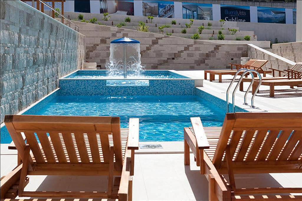 Ground level pool