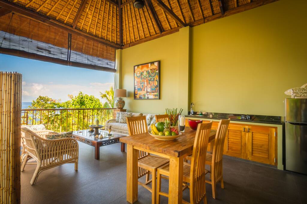 Terrace Dining Table