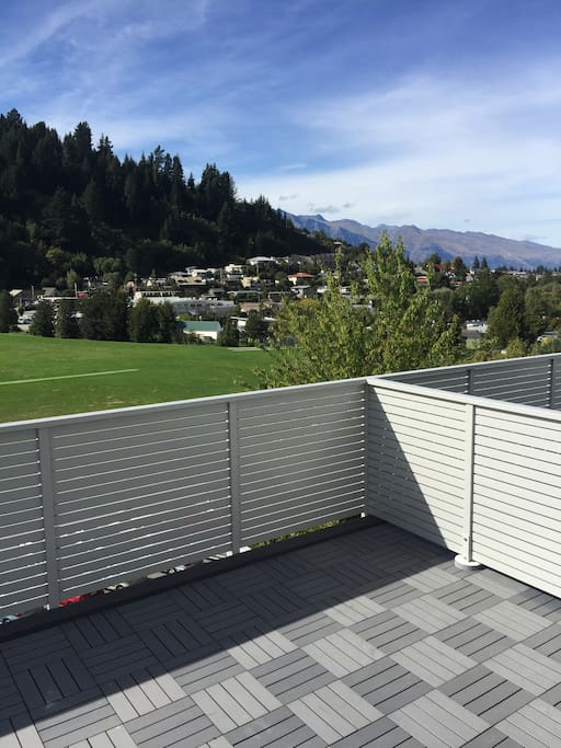 Alpine views, direct view of Coronet Peak from deck.
