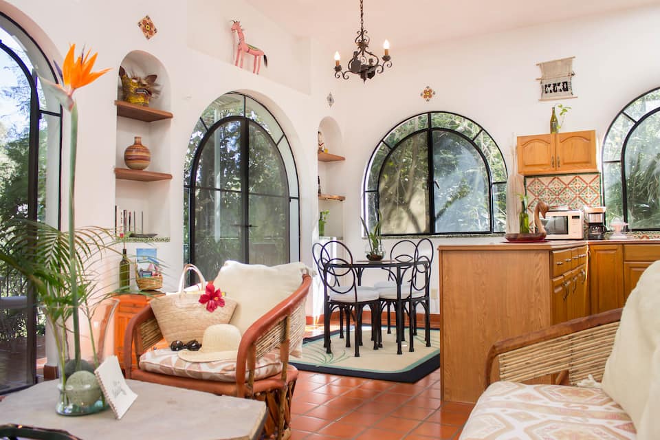 Villa Escondida, a 1950s house in a Cuernavaca garden, Cuernavaca, Morelos, Mexico, photo 4 of 10