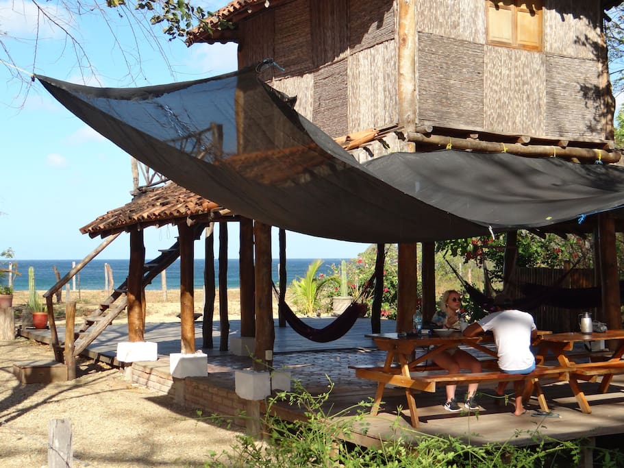 Spacious rancho with area for dining.