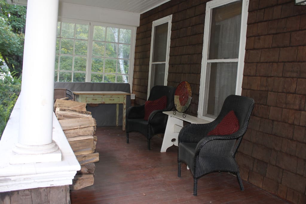 Front porch to sit and have some wine in the warmer weather
