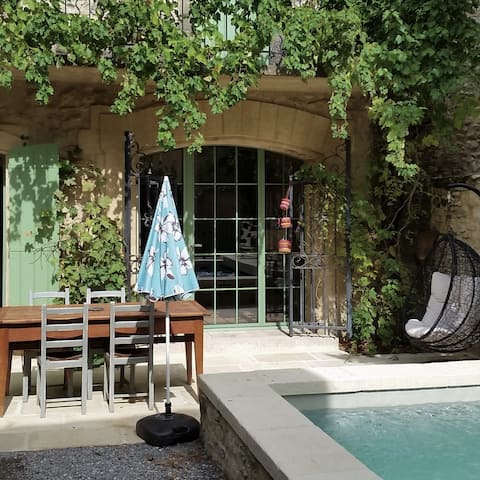 Small house in the heart of a wine village