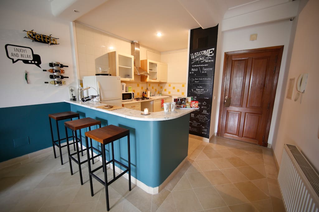 Bar & Open Kitchen
