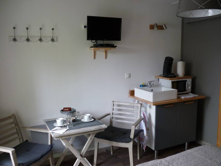 coin cuisine et repas chambre"les 2 caps"
