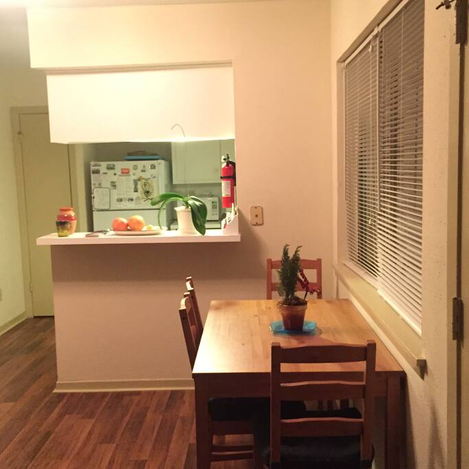 Kitchen & dining