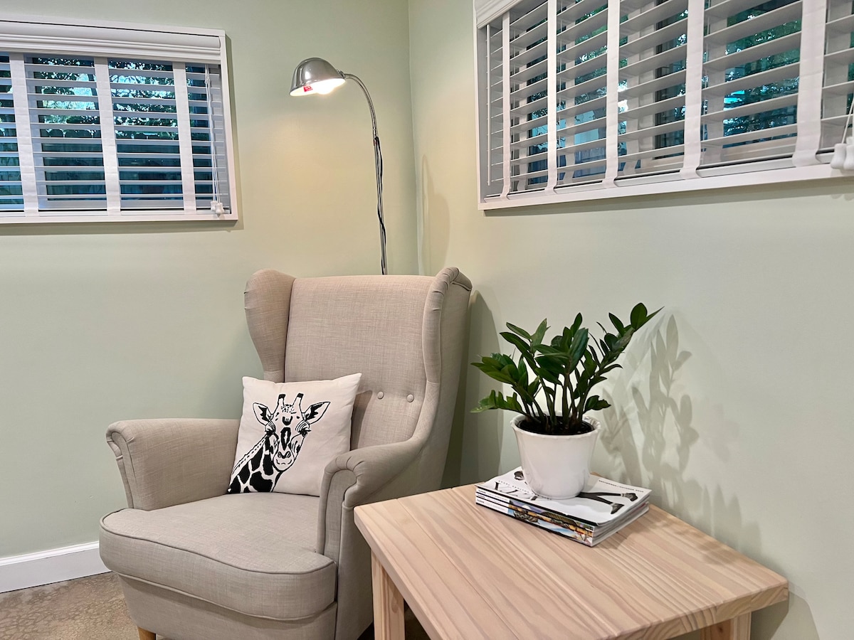 Top performing Airbnb: Backyard Bird House | Tiny but Mighty in Windsor Park