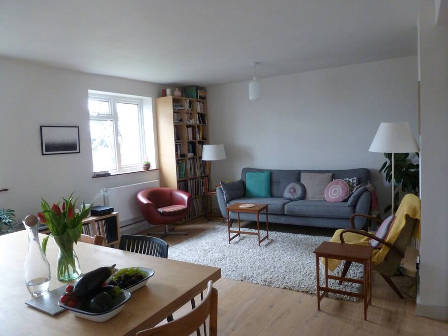 Open plan living & dining