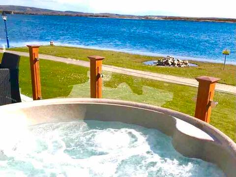 Waters Lodge - Private Hot Tub on Enclosed Decking