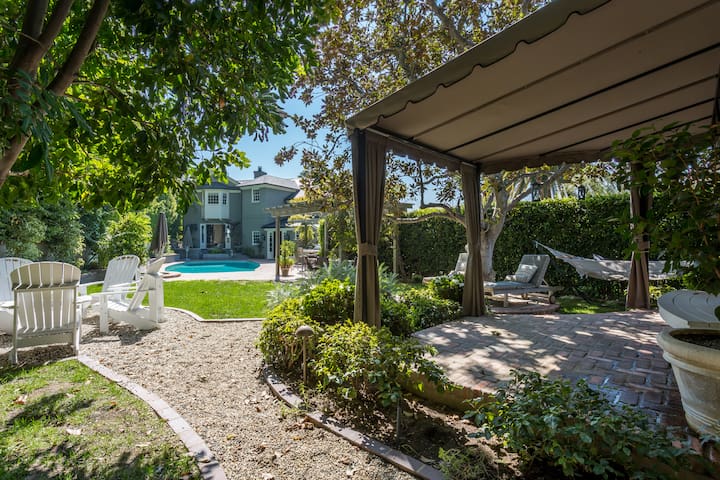 Hollywood Hills La Presa Estate gallery image 2