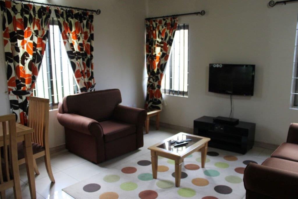 suite 5 Living room