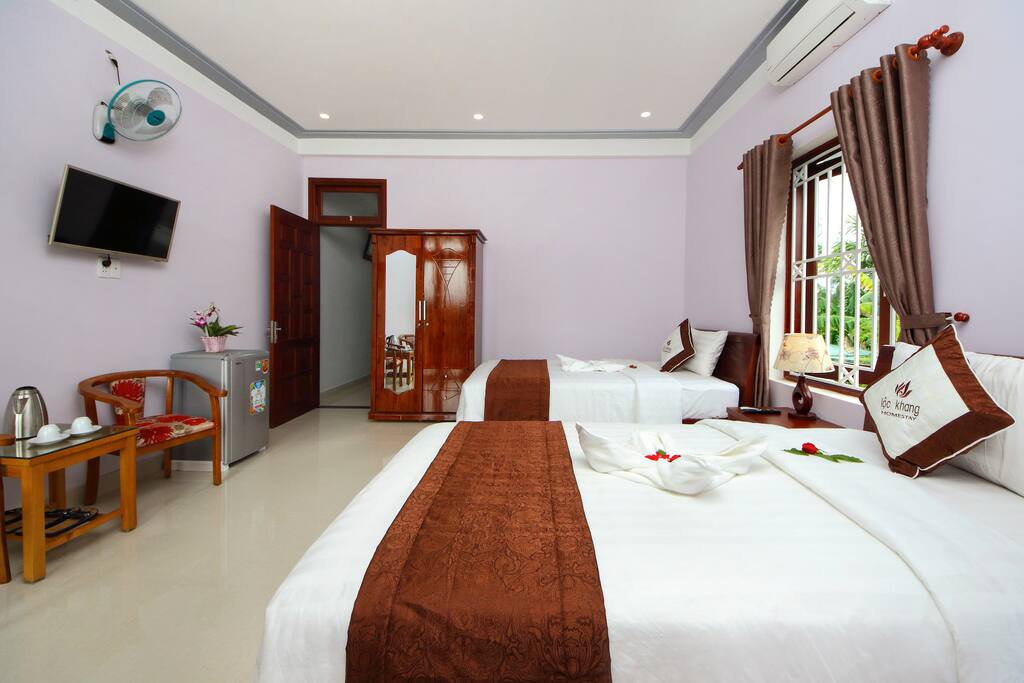 this is deluxe twin beds room with lake view , The room