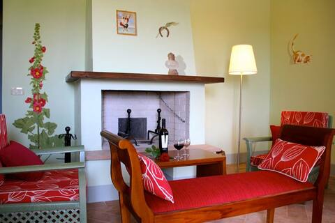 Pretty nest  with garden near Perugia and Assisi