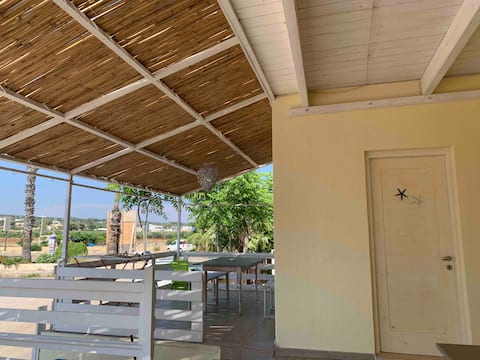 Annuncio Airbnb popolare: Summer to Live 50 m from the blue flag sea a Salve