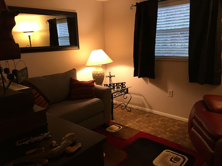 Bedroom #2 - Sleeps 1 with pull out single couch