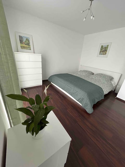 Spacious semi-detached house  near trade fair/airport