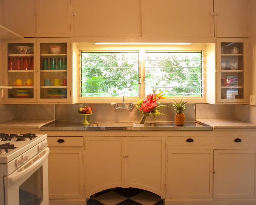 Kitchen with everything you need.