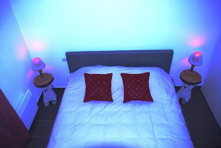 Letto matrimoniale di qualità 160 cm*200 cm in camera 