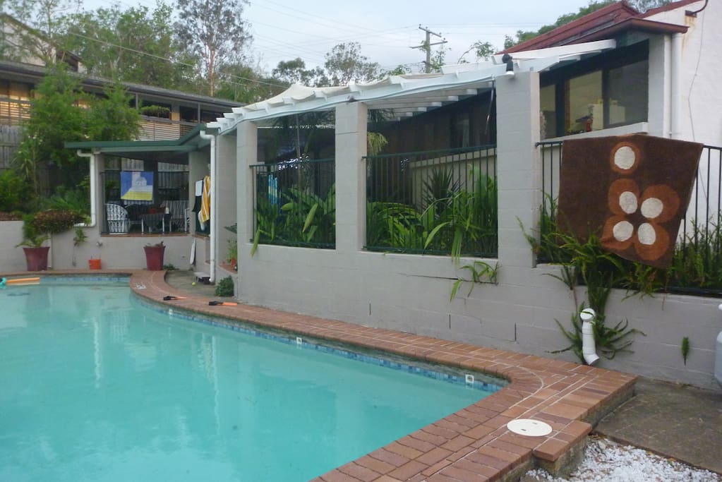 11 m pool