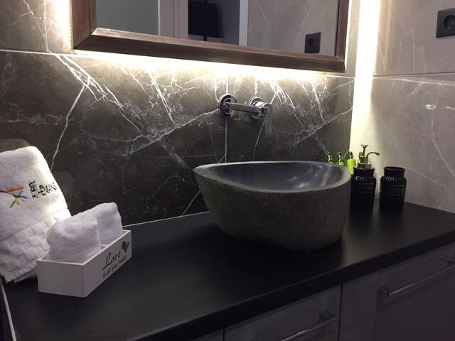 Acropolis view Athenian Orange apartment@Syntagma gallery image 2