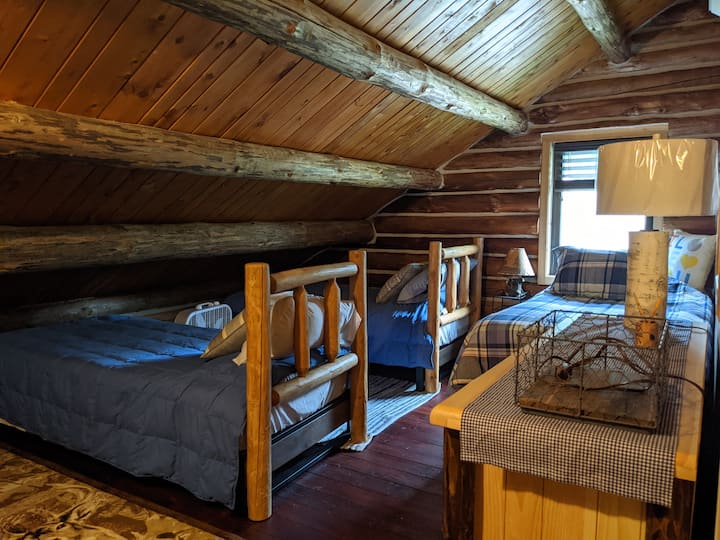3 twin beds, plus room for air mattress